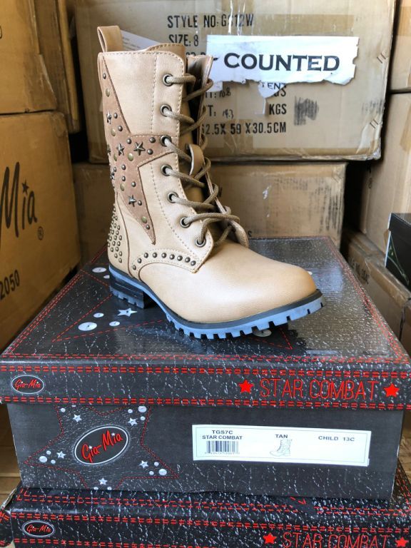 46155 - Women's Boots & Girls Sneakers USA